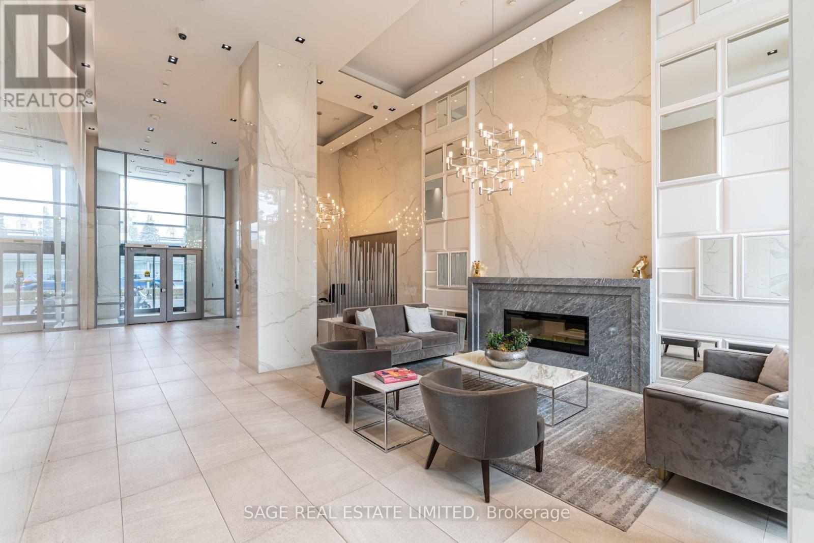 501 St Clair Avenue West — photo 27