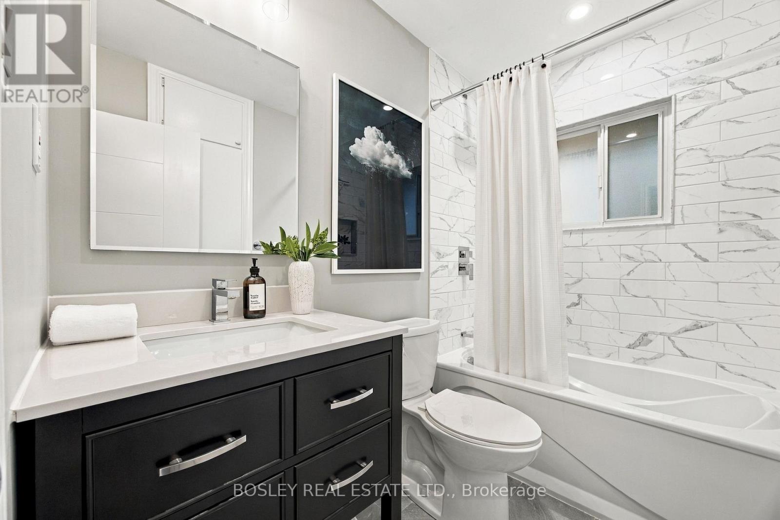 56 CHRISTINA CRESCENT - 16