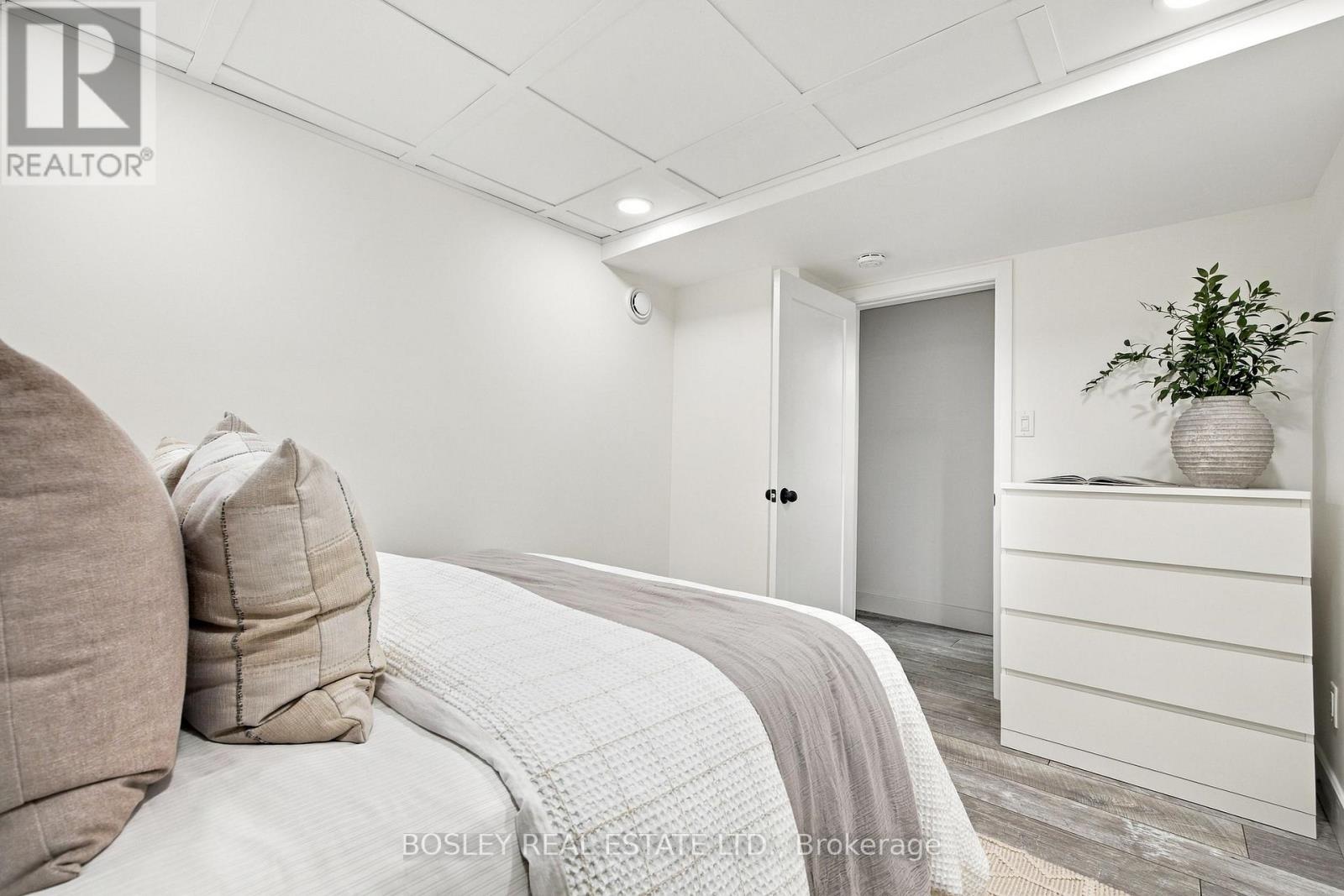 56 Christina Crescent — photo 24