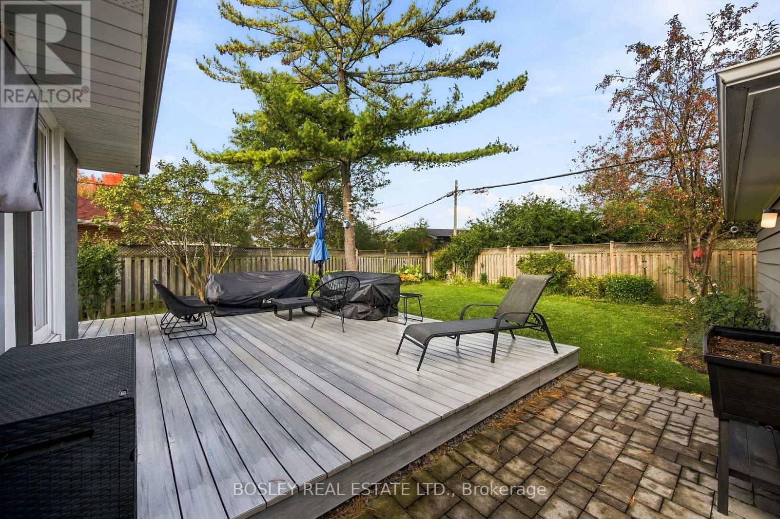 56 Christina Crescent — photo 31