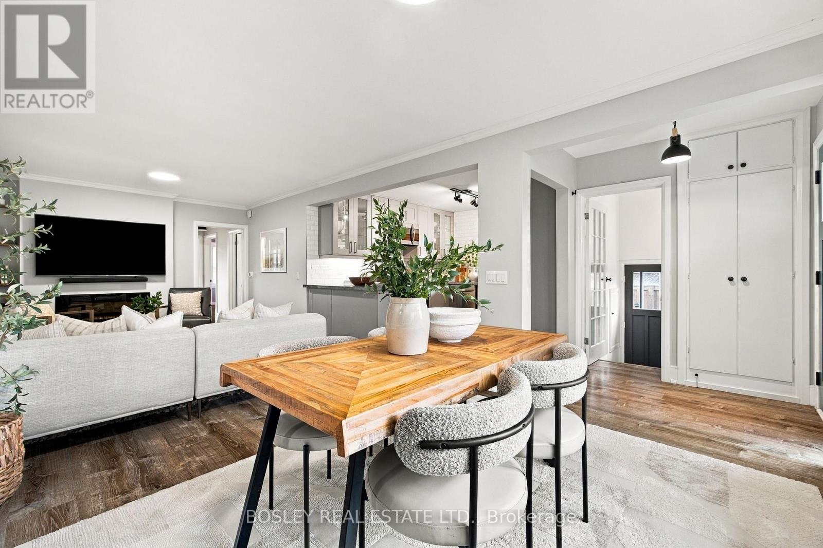 56 Christina Crescent — photo 4