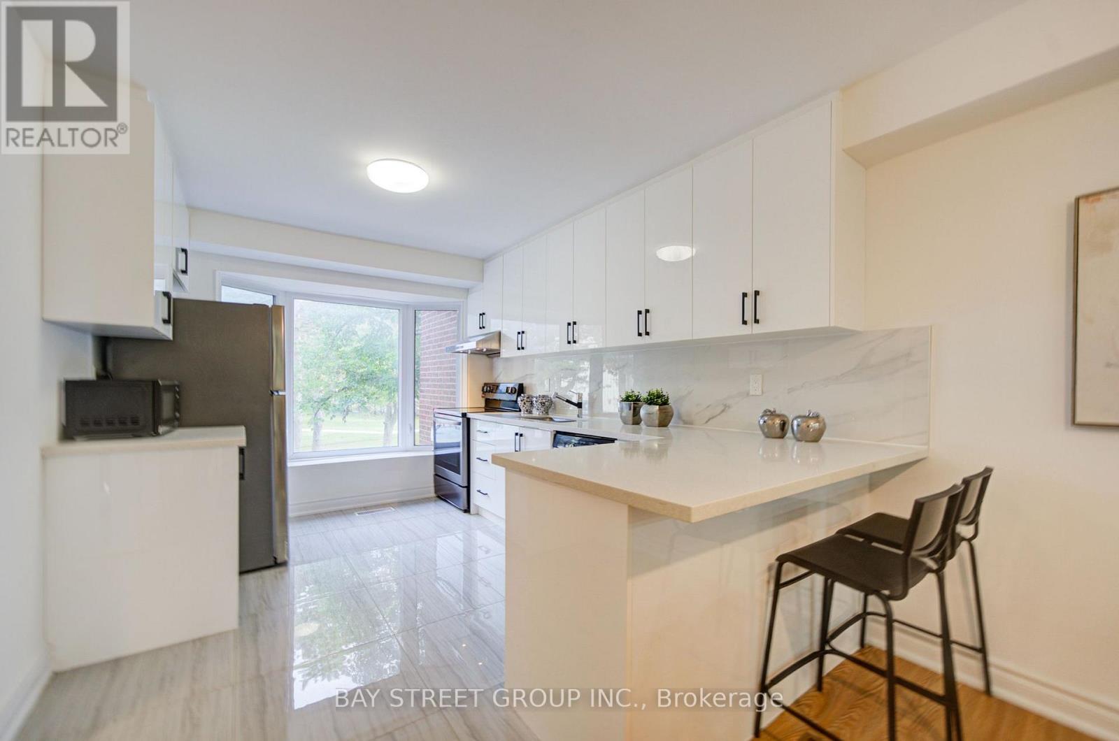 33 Dundalk Drive — photo 12