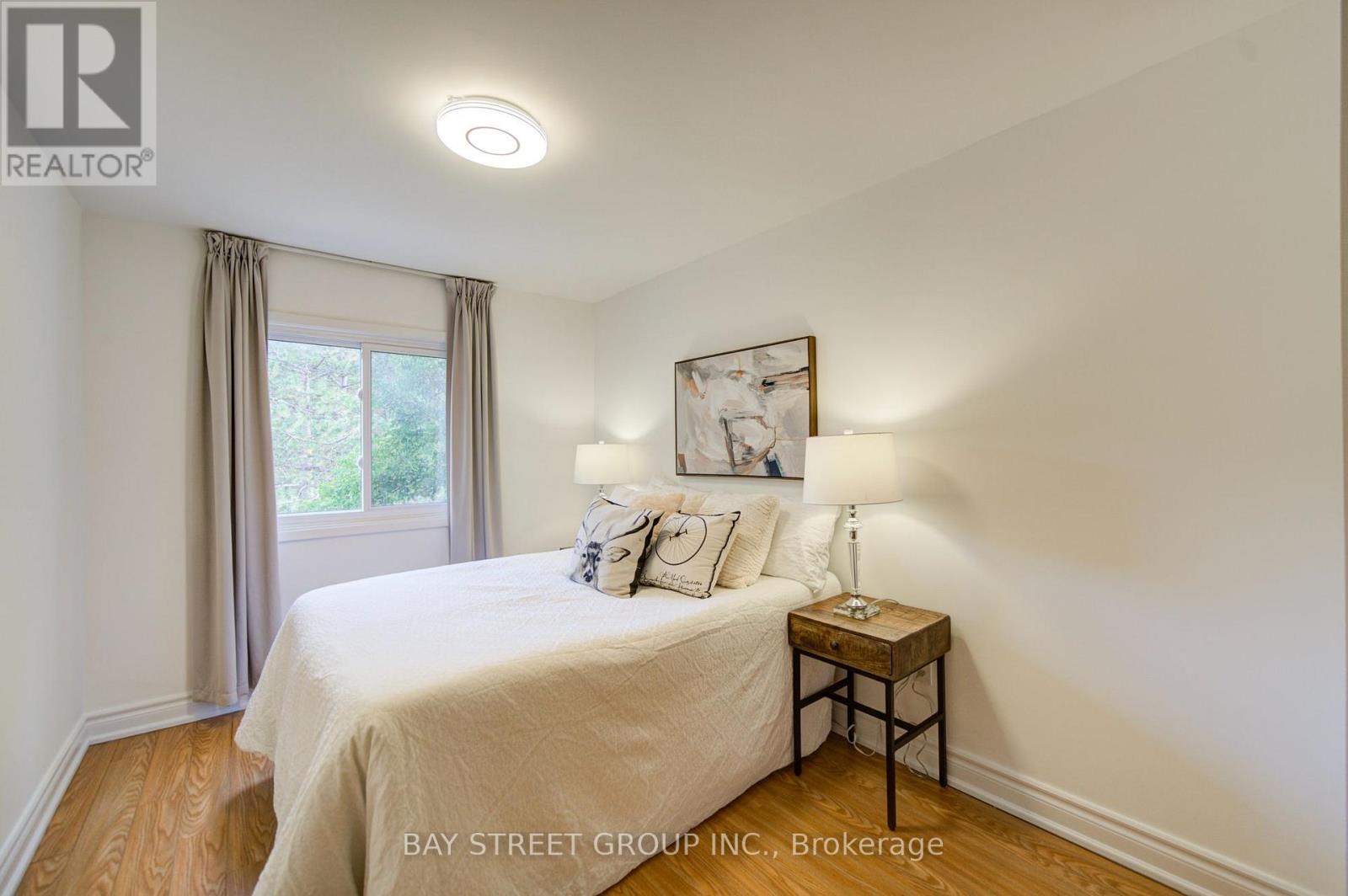 #20 33 DUNDALK DRIVE - 19