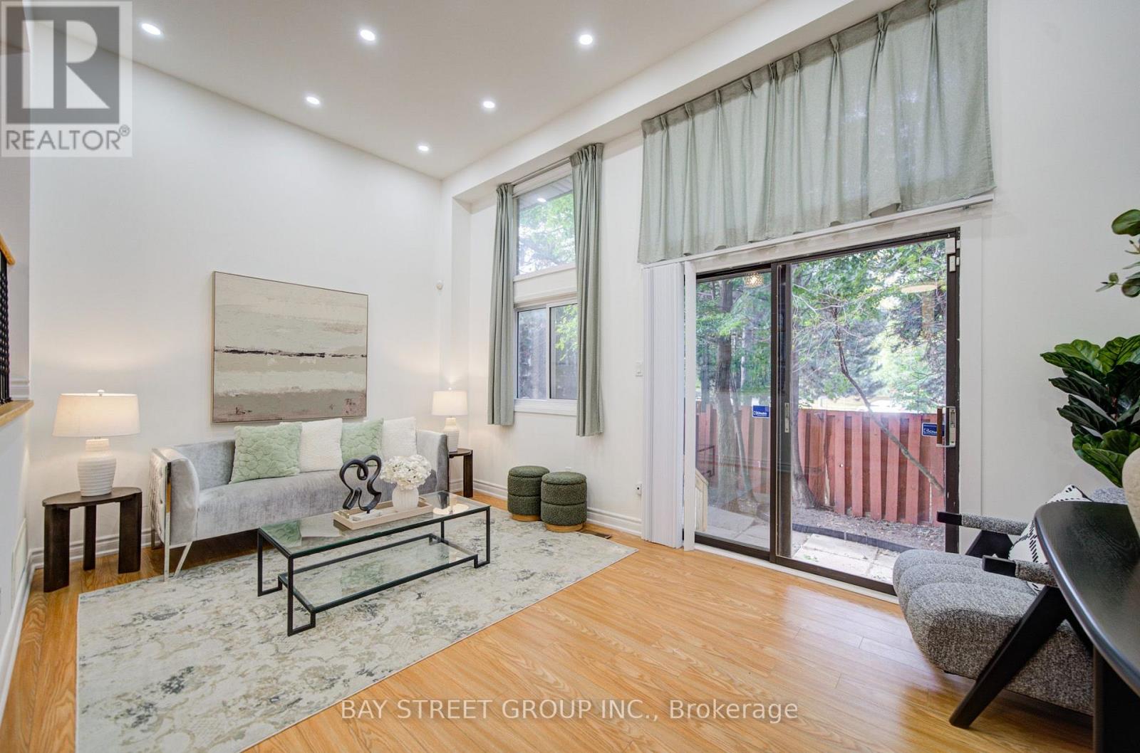 #20 33 DUNDALK DRIVE - 5