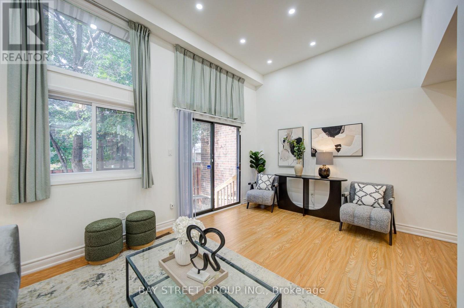 #20 33 DUNDALK DRIVE - 8