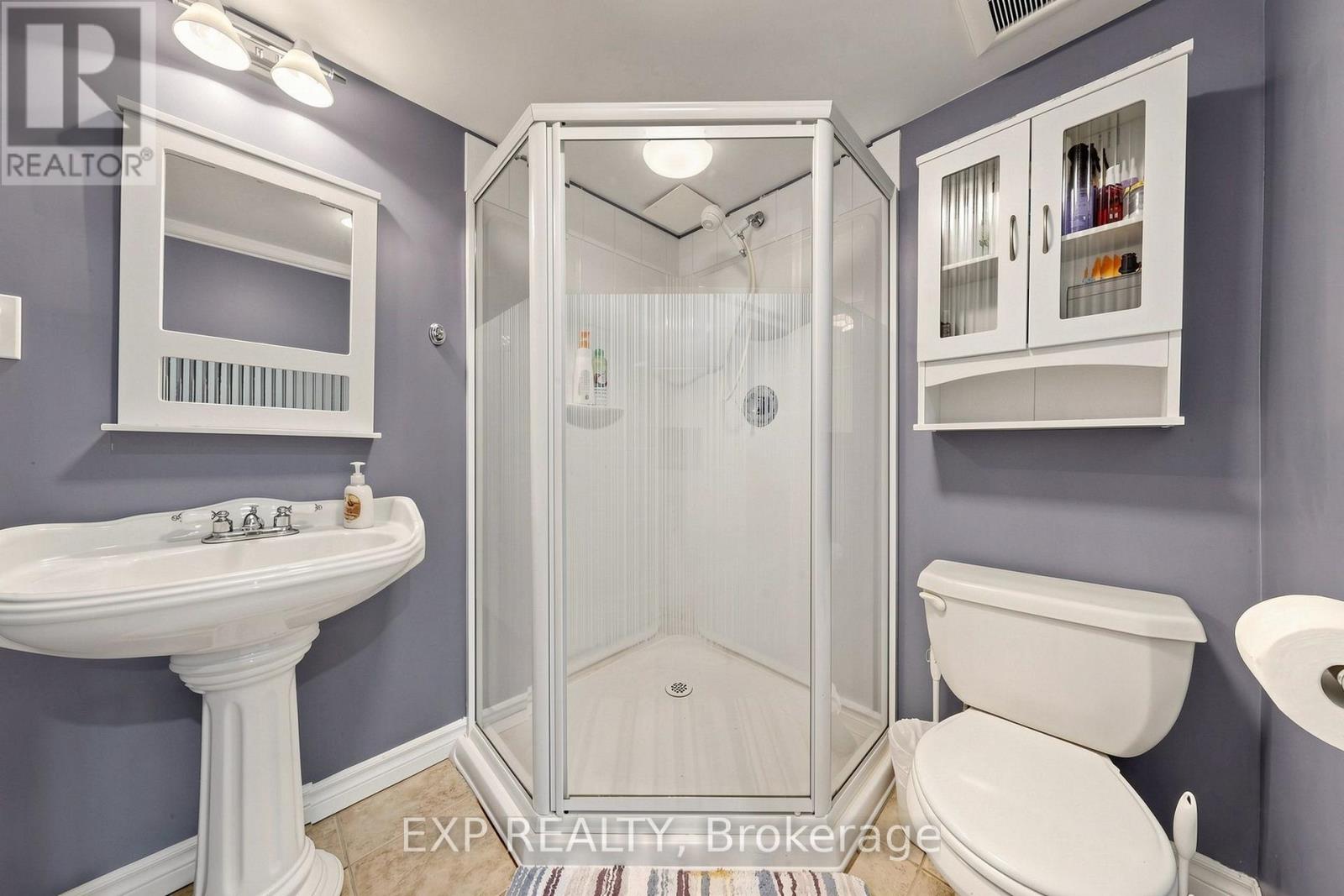 63 Fenwick Avenue, Clarington, ON photo 32