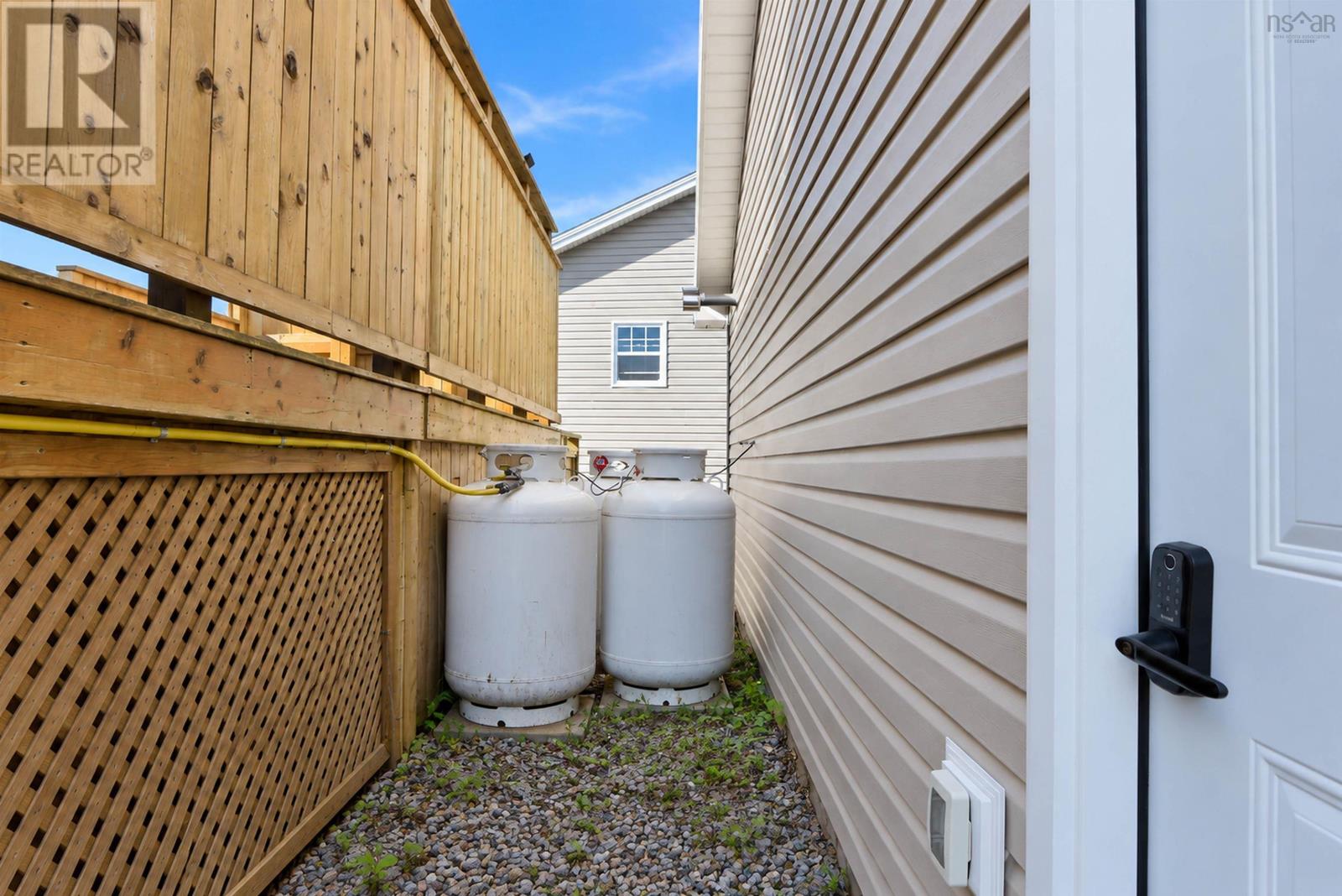 44 Lovat Crescent - 49
