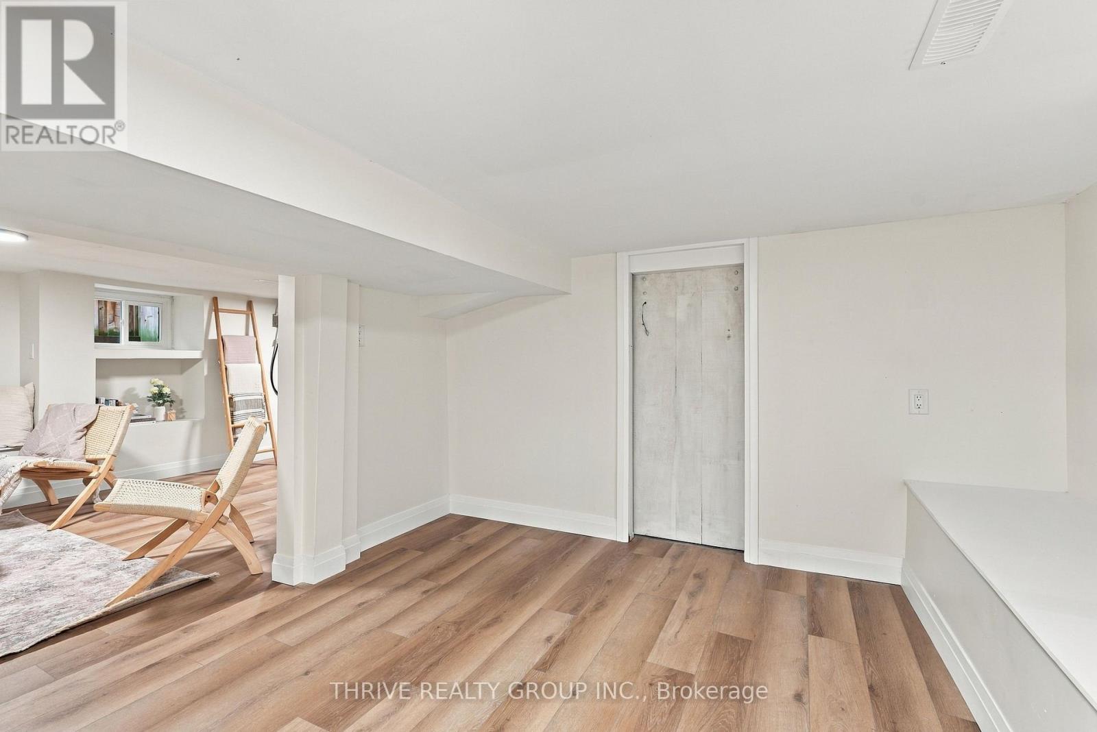 33 GLENWOOD AVENUE E - 29