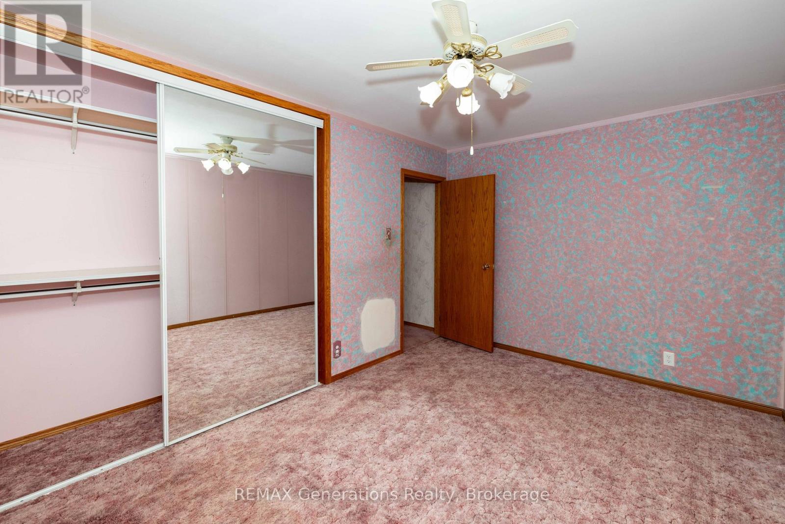 403 Churchill Drive West — photo 10