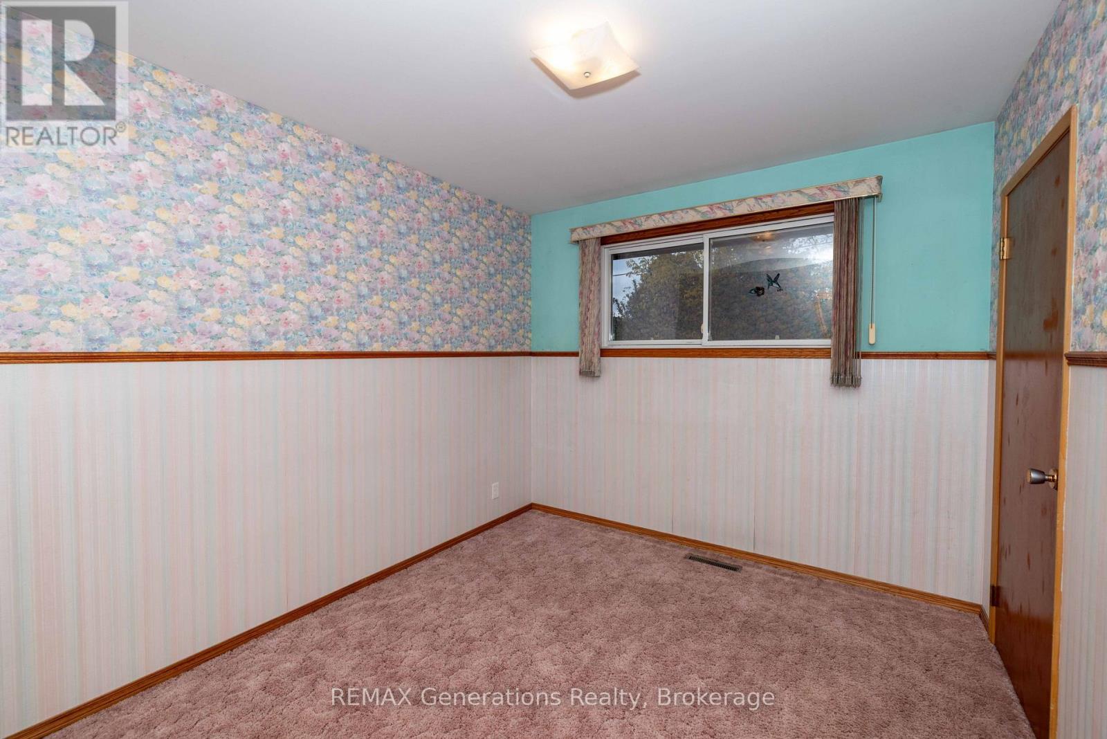 403 Churchill Drive West — photo 11