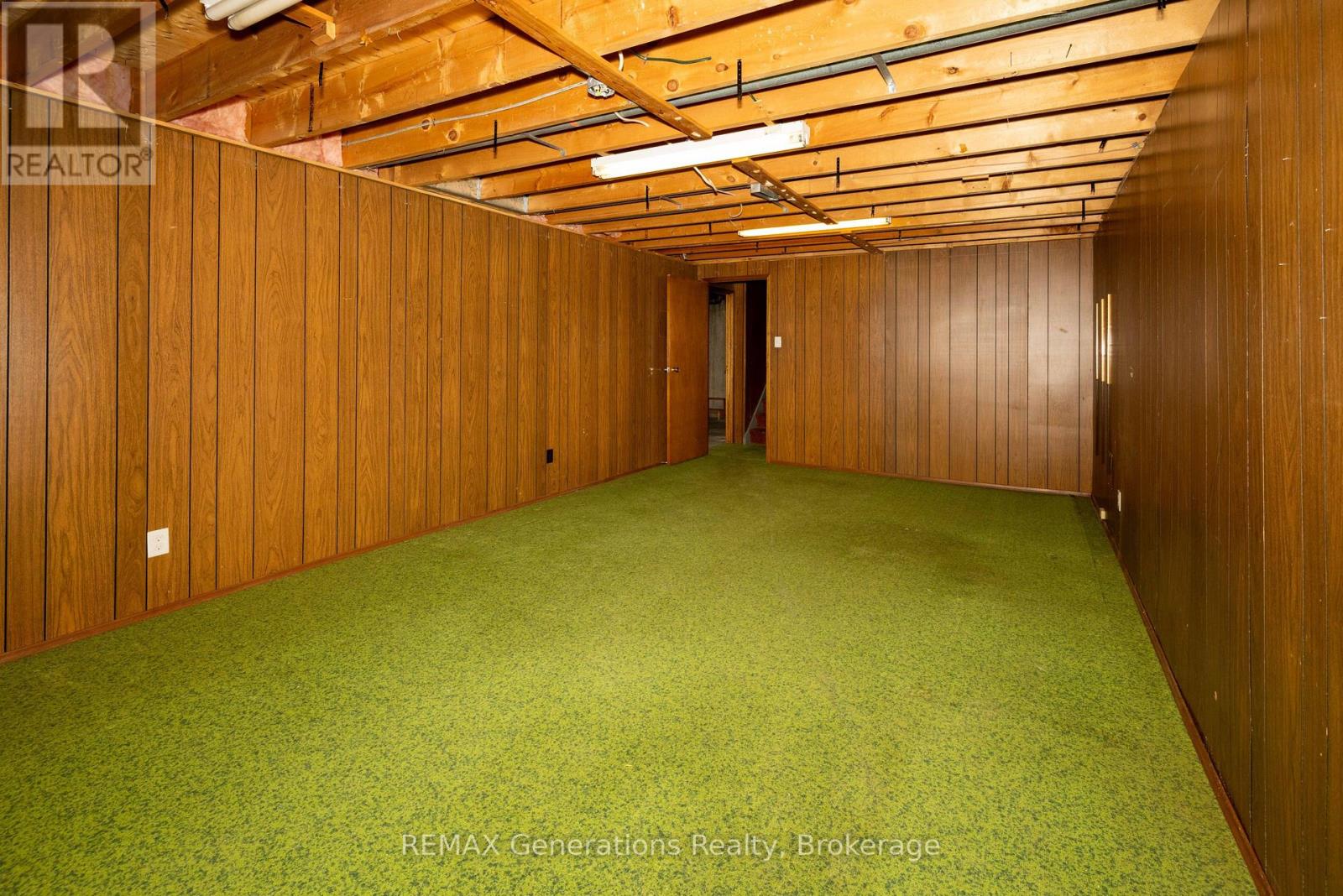 403 Churchill Drive West — photo 14