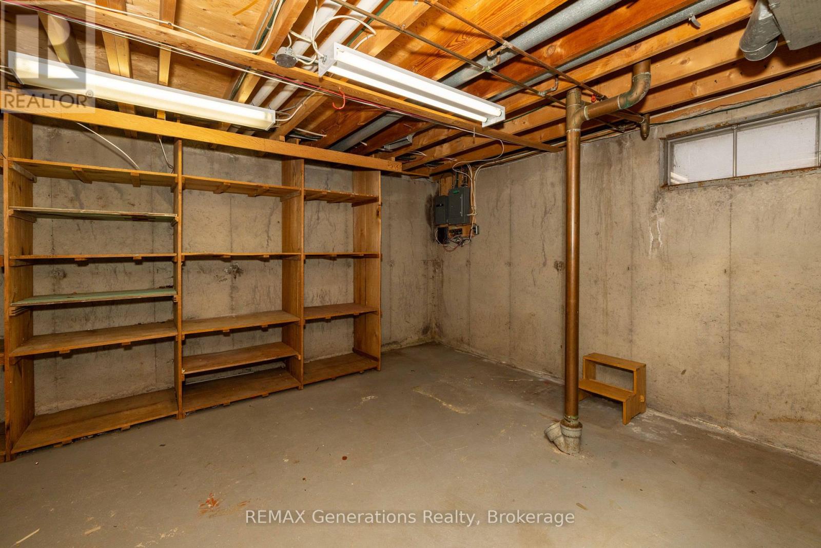 403 Churchill Drive West — photo 17