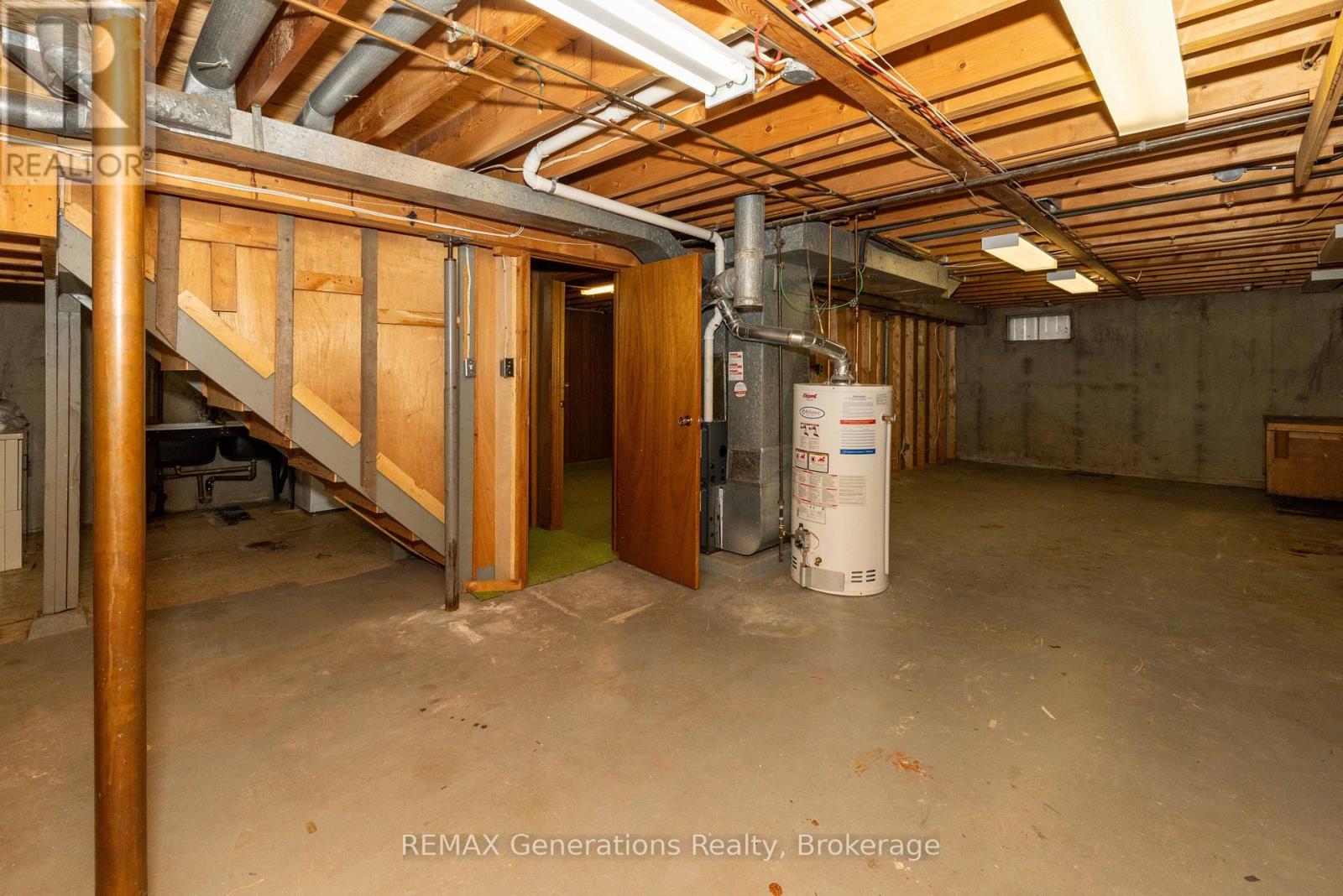403 Churchill Drive West — photo 18