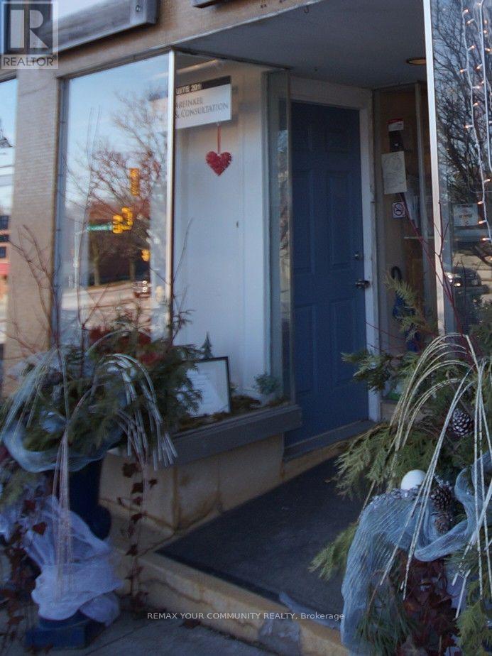 58 Brock Street West — photo 12