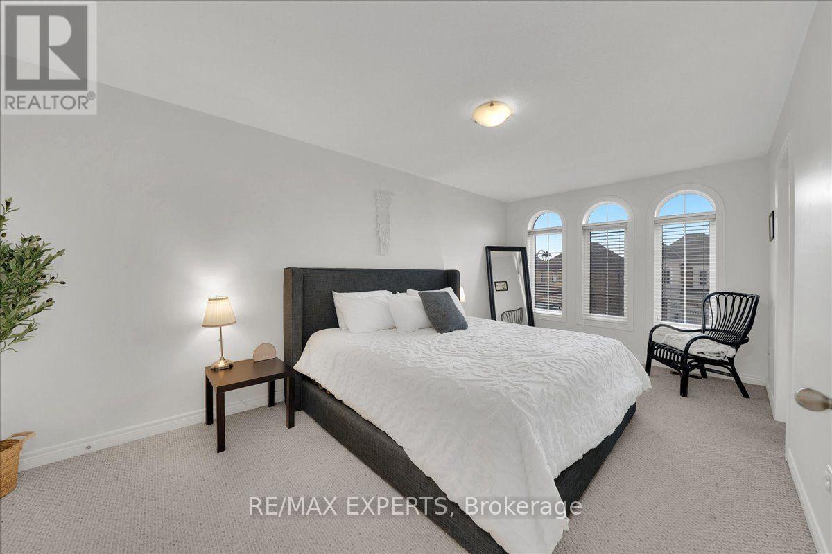 90 Selby Crescent — photo 24