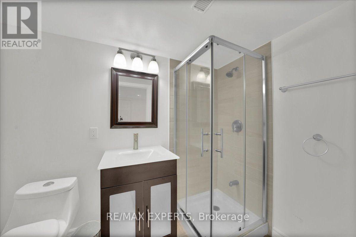 90 Selby Crescent — photo 36