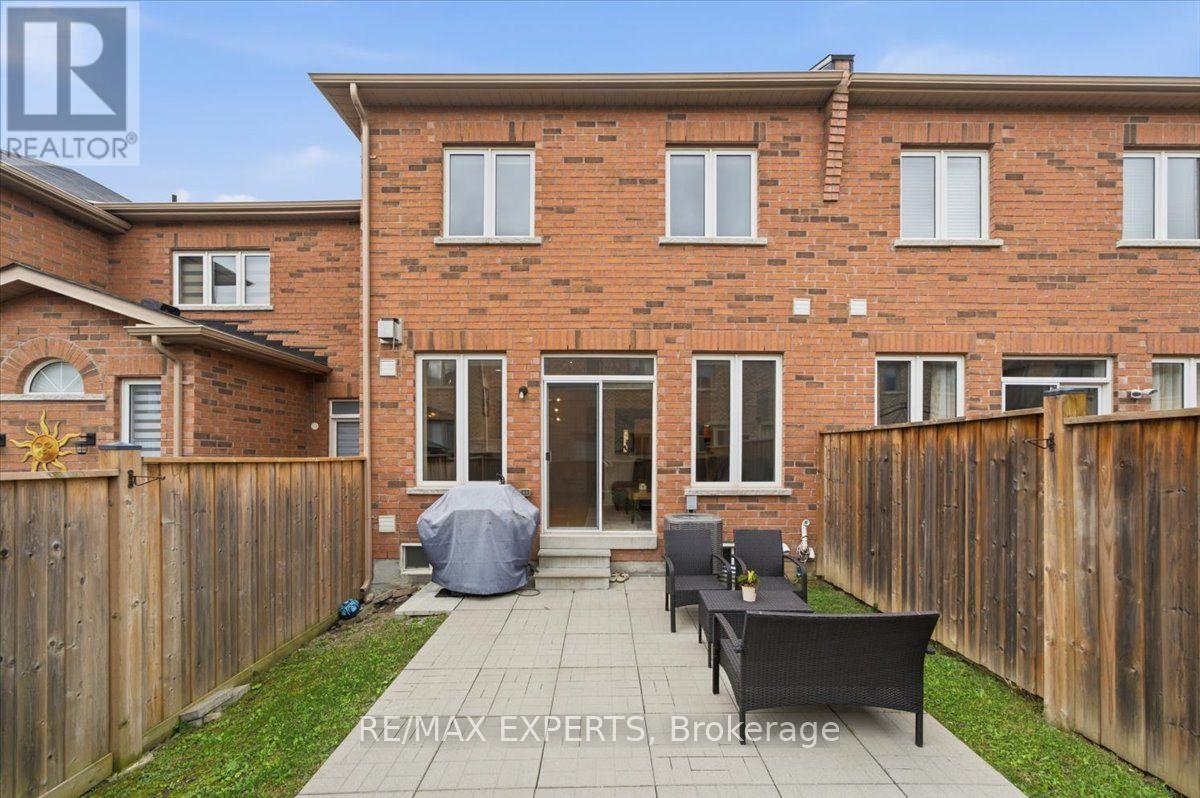90 Selby Crescent — photo 42
