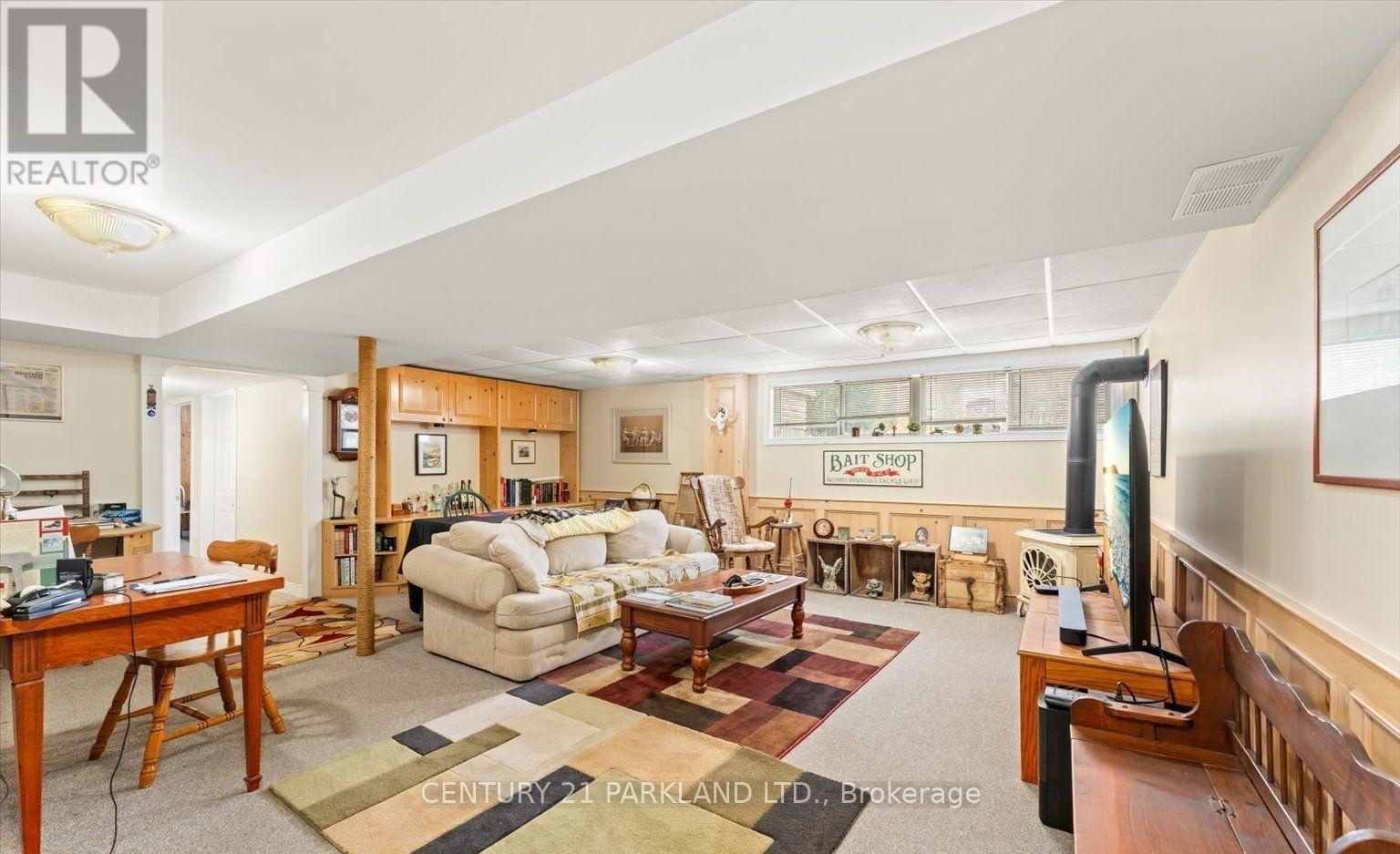 315 Forde Crescent — photo 2