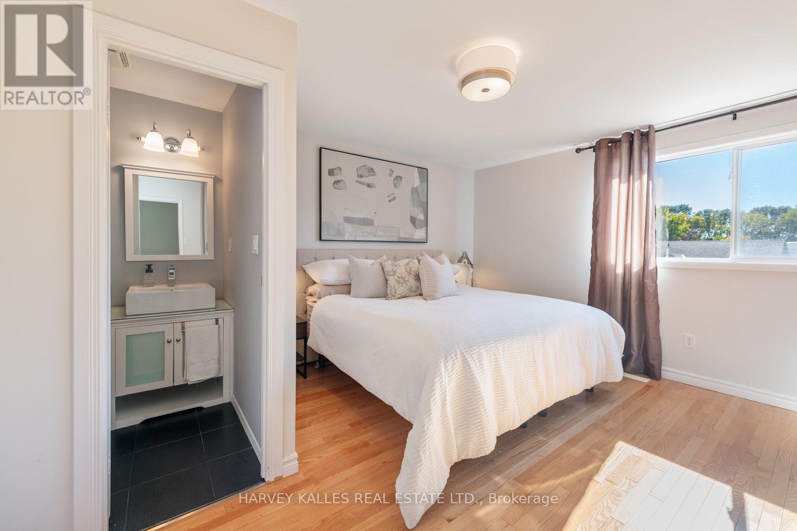 4 New Port Way — photo 17