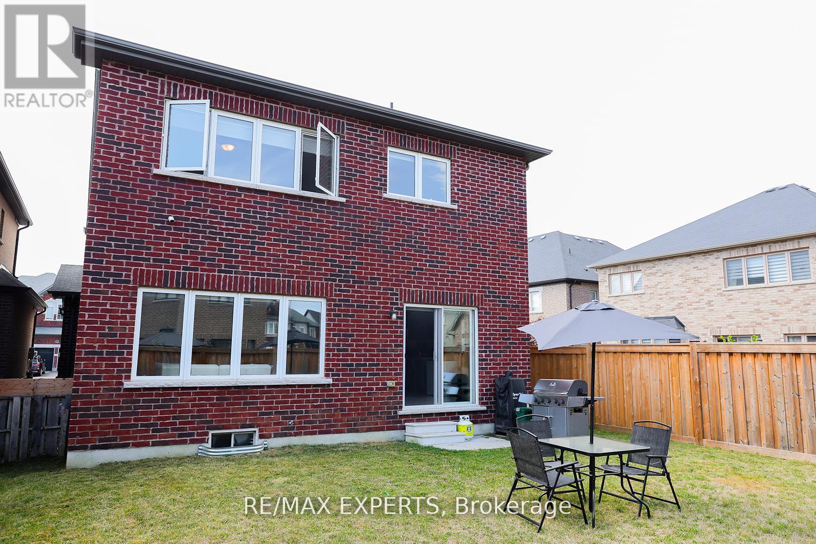 1426 Farrow Crescent — photo 39