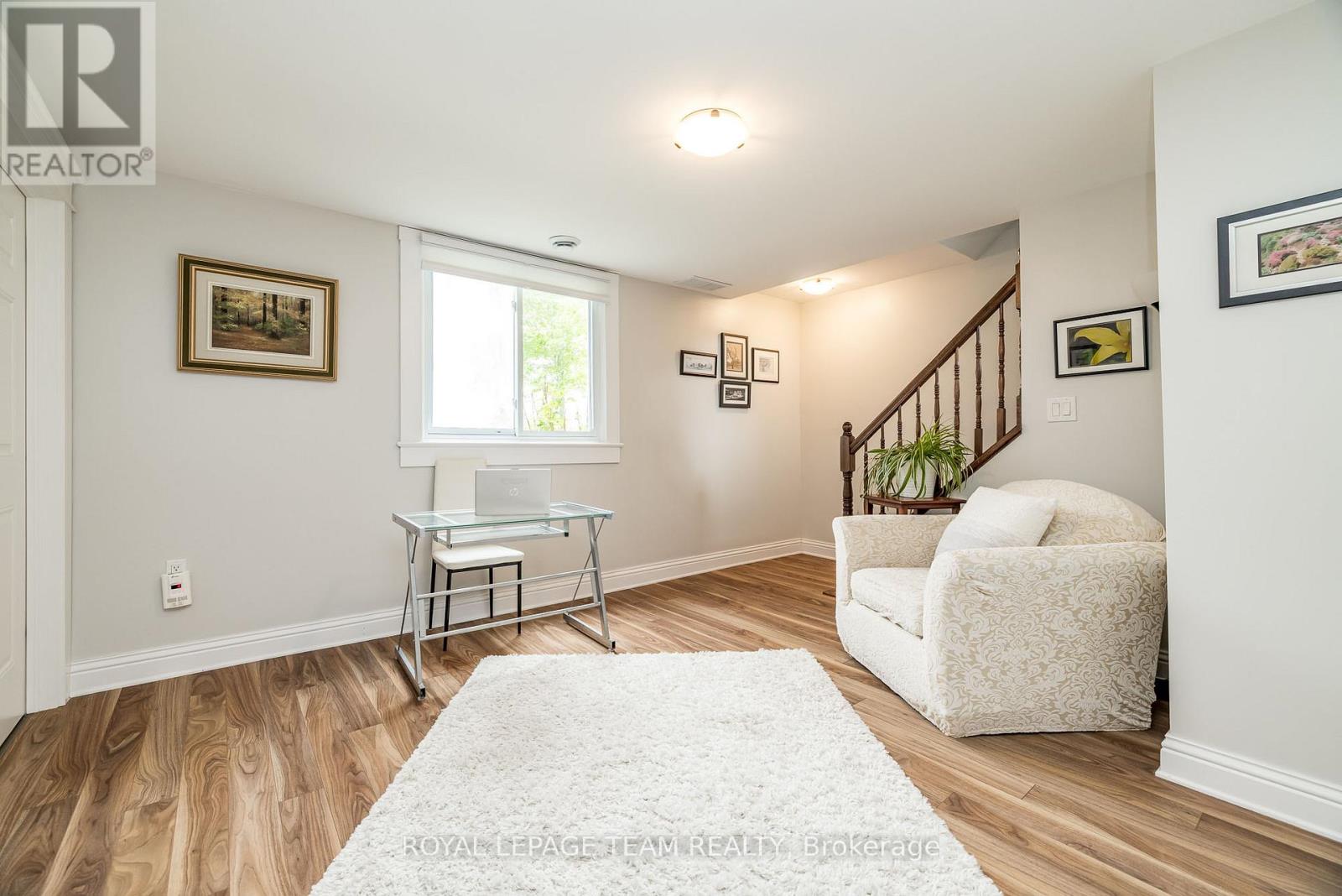 318 Broadway Street West — photo 26