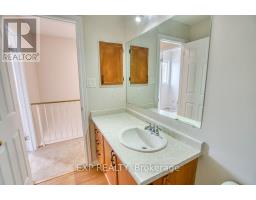 815 A Maitland Avenue, Ottawa, ON K2A2S2 Photo 36