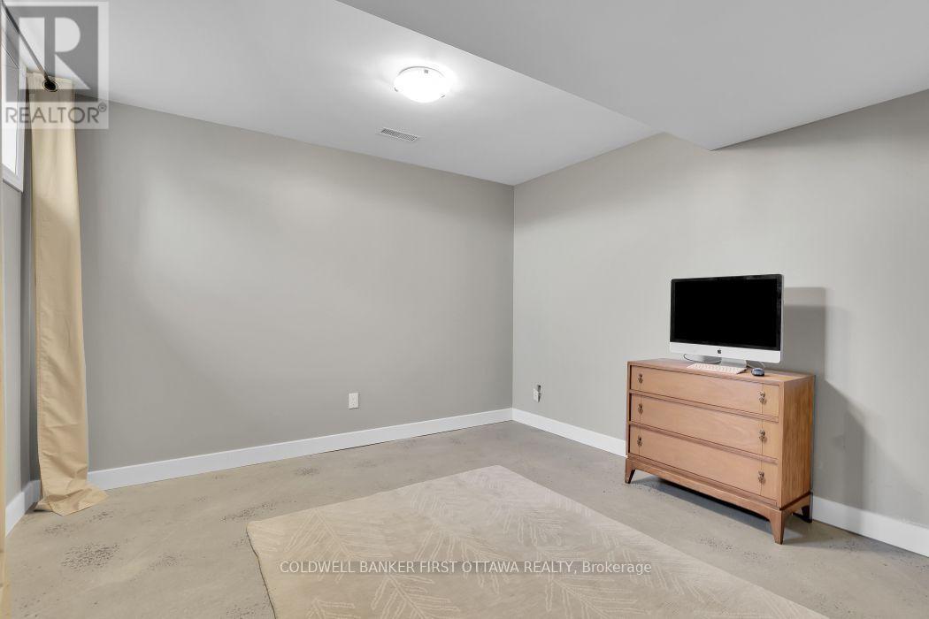 2060 Fifth Line Road — photo 32