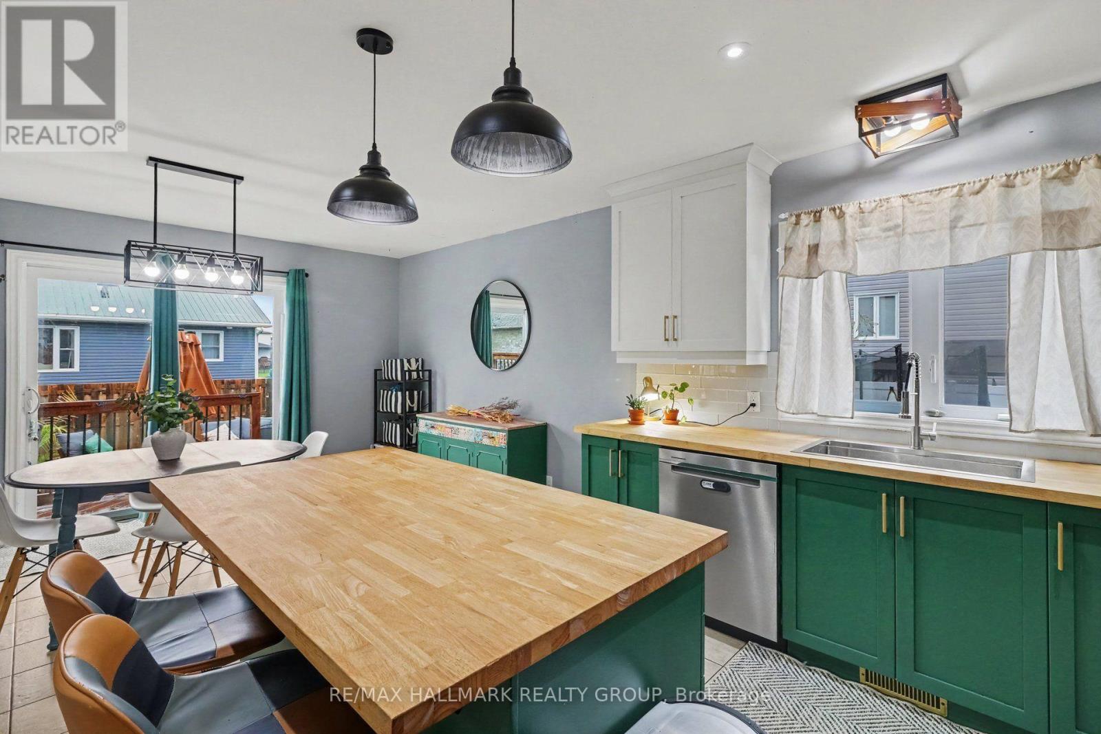 25 Tabitha Cres Crescent — photo 11