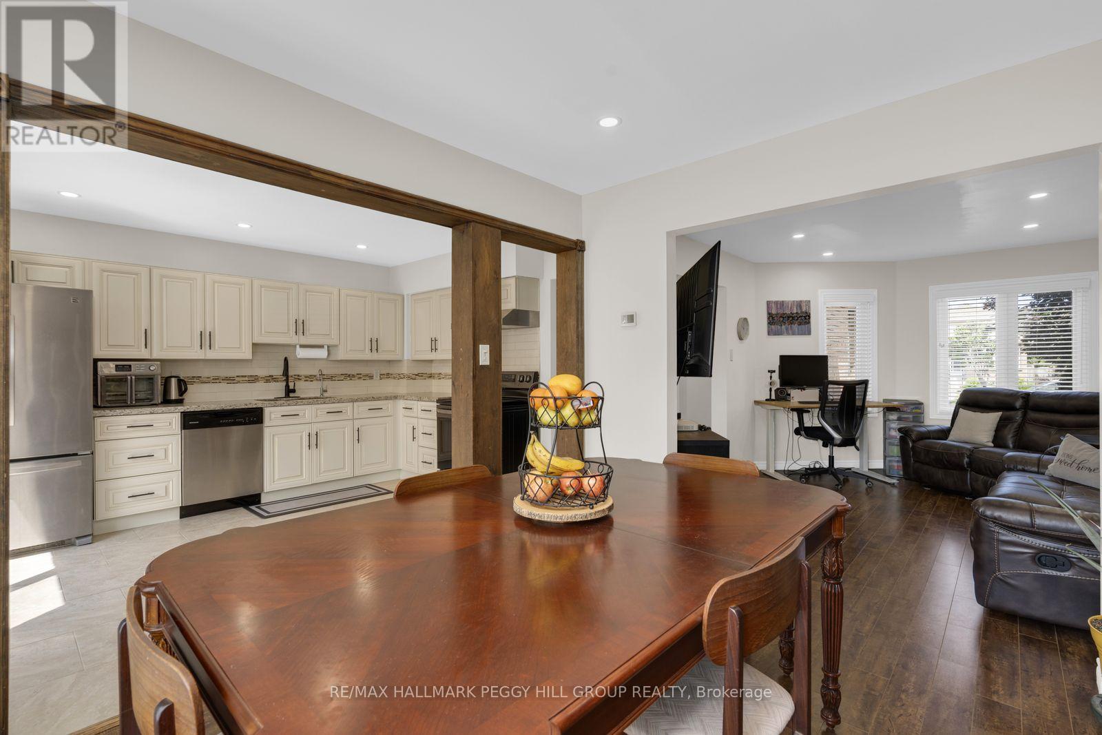 35 Victorway Drive, Barrie, ON photo 6