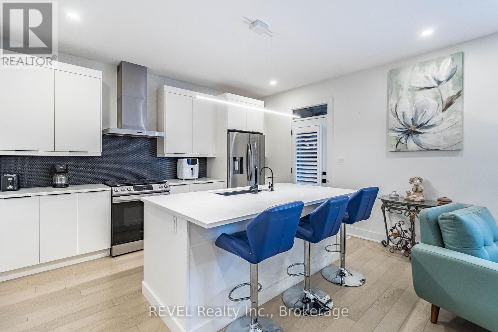 18 Princeton Common Street — photo 12
