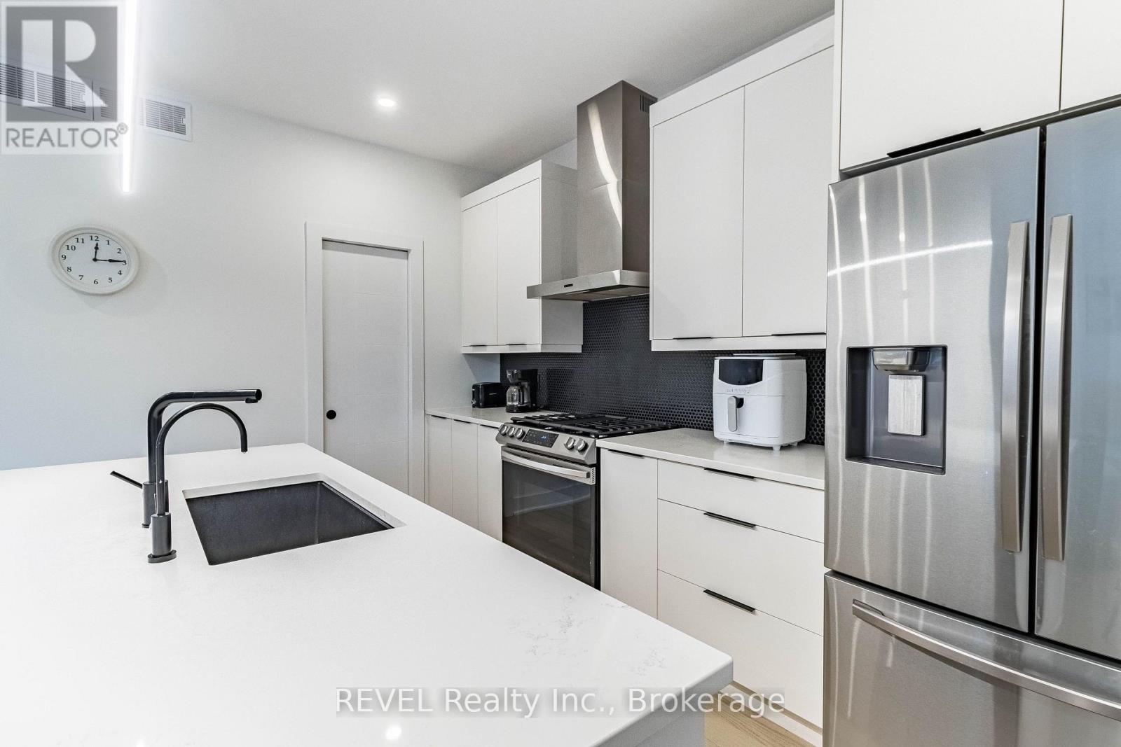 18 Princeton Common Street — photo 14