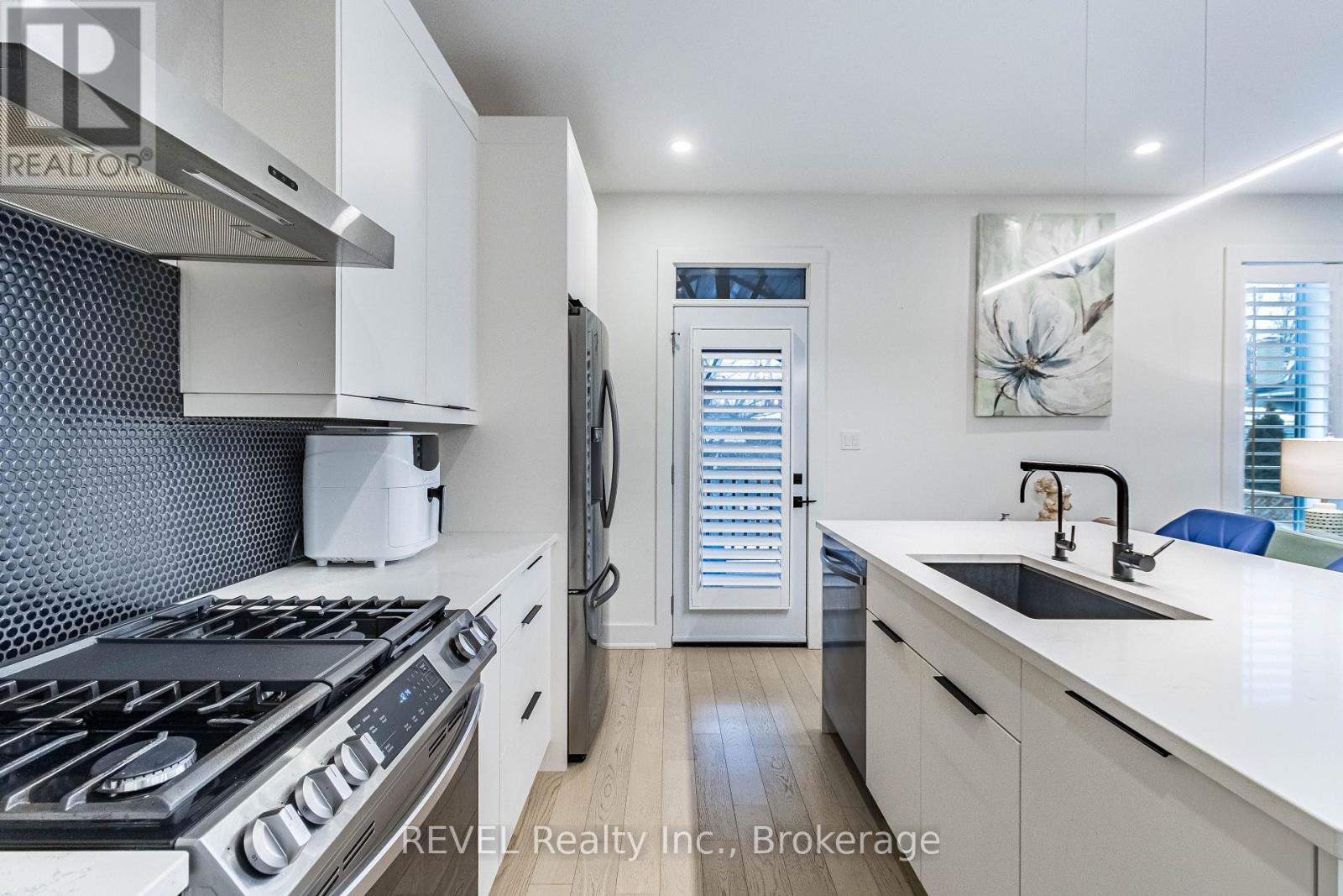 18 Princeton Common Street — photo 15