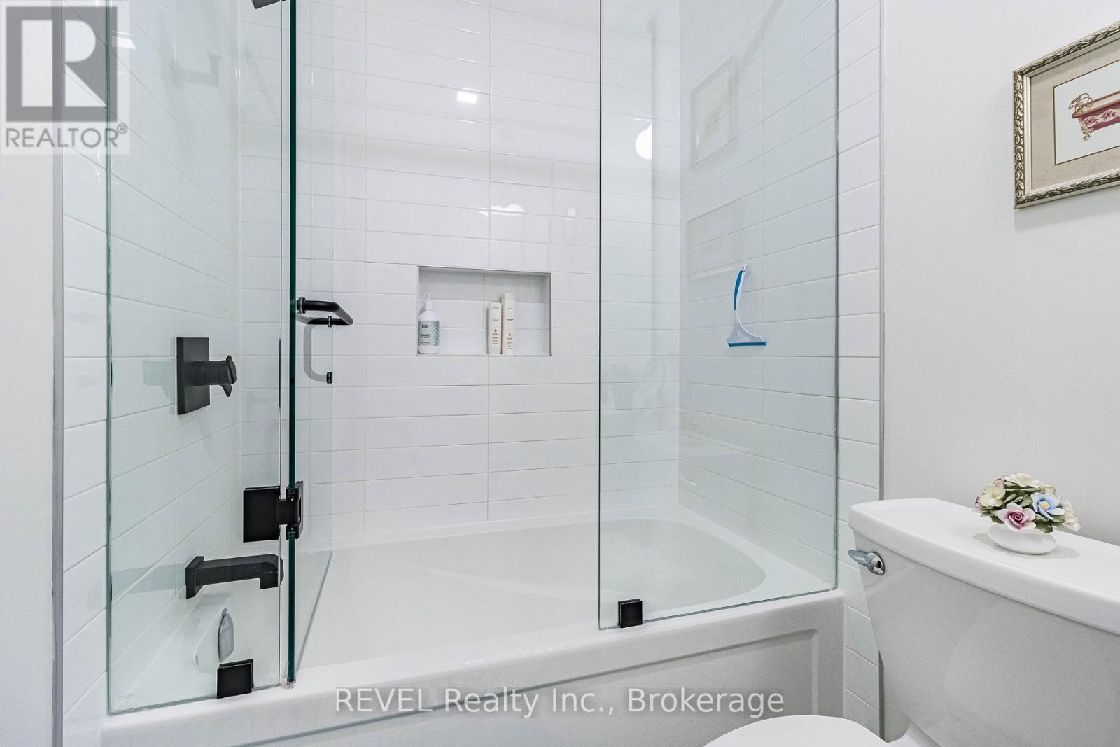 18 Princeton Common Street — photo 27