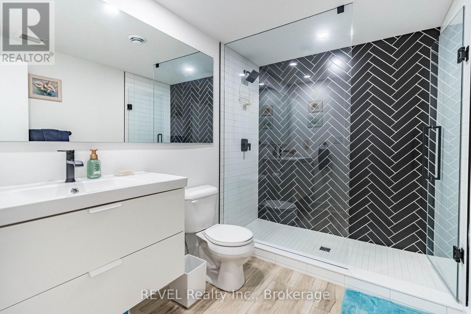 18 Princeton Common Street — photo 38
