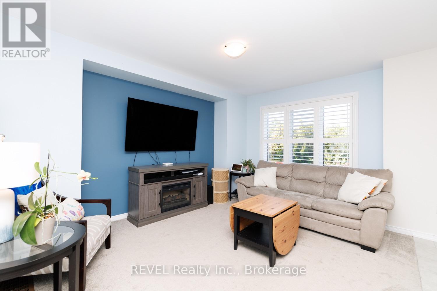 166 ESTHER CRESCENT - 10