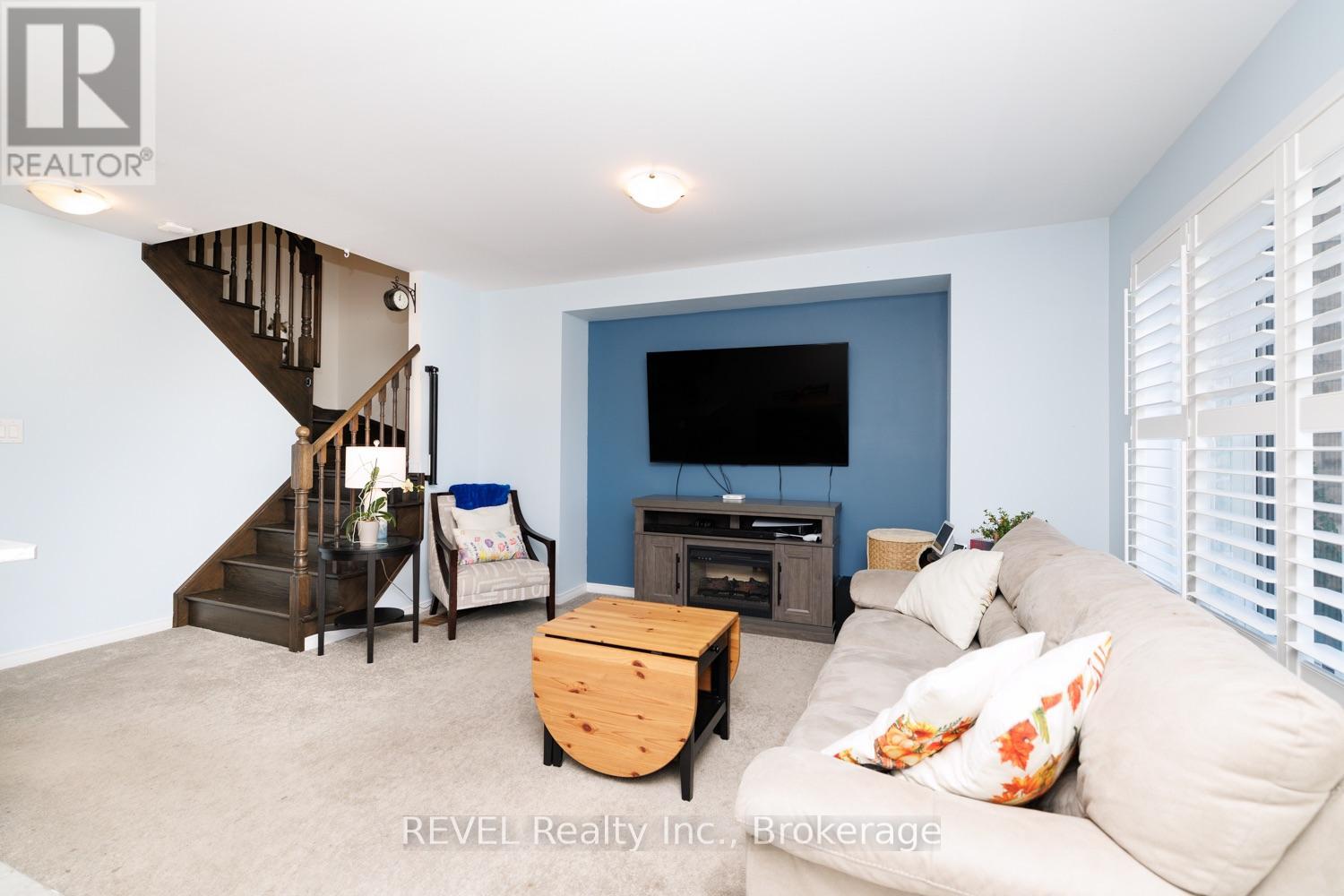 166 Esther Crescent — photo 11