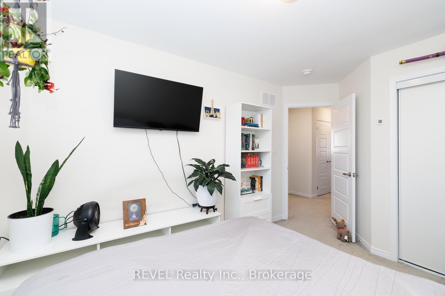166 ESTHER CRESCENT - 17