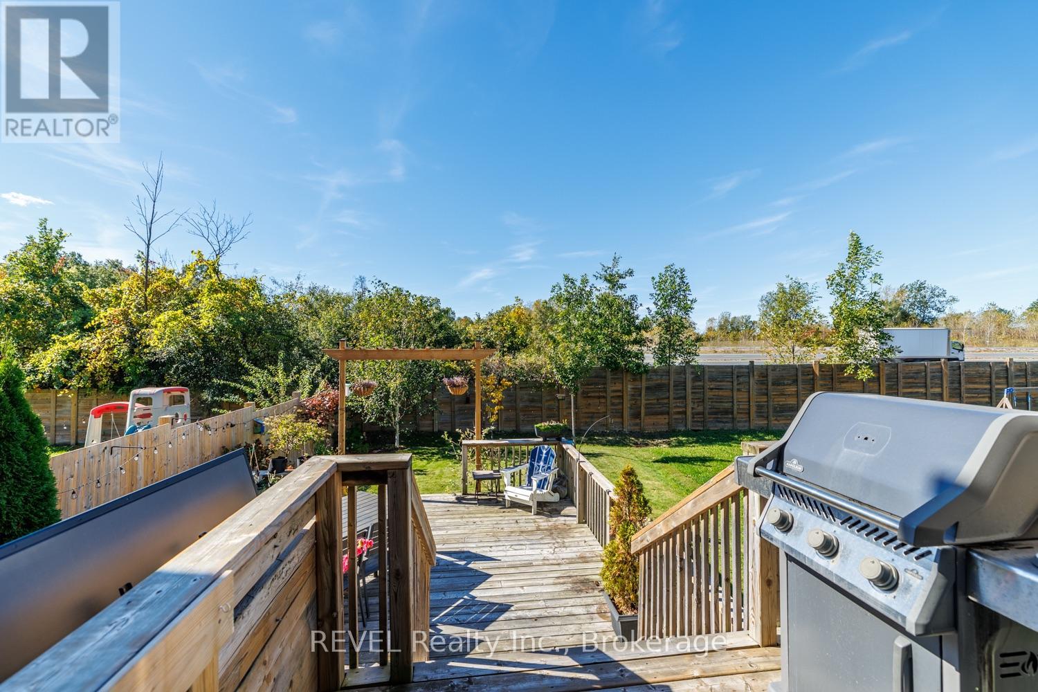 166 Esther Crescent — photo 26