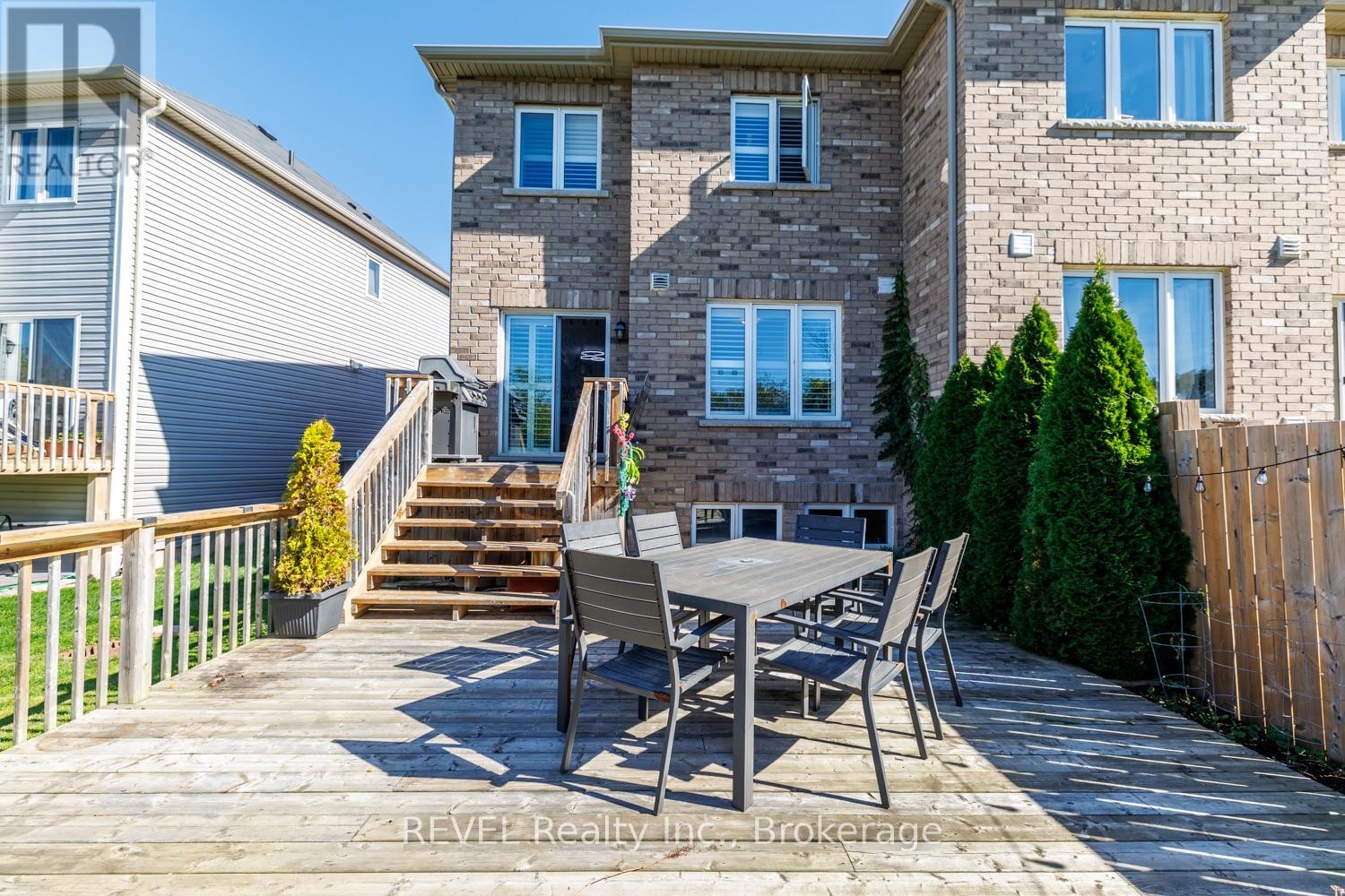 166 ESTHER CRESCENT - 33