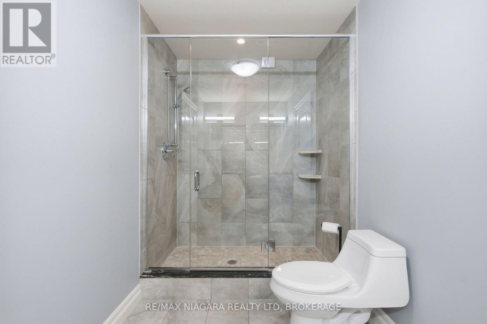 13 Royal Henley Boulevard — photo 14