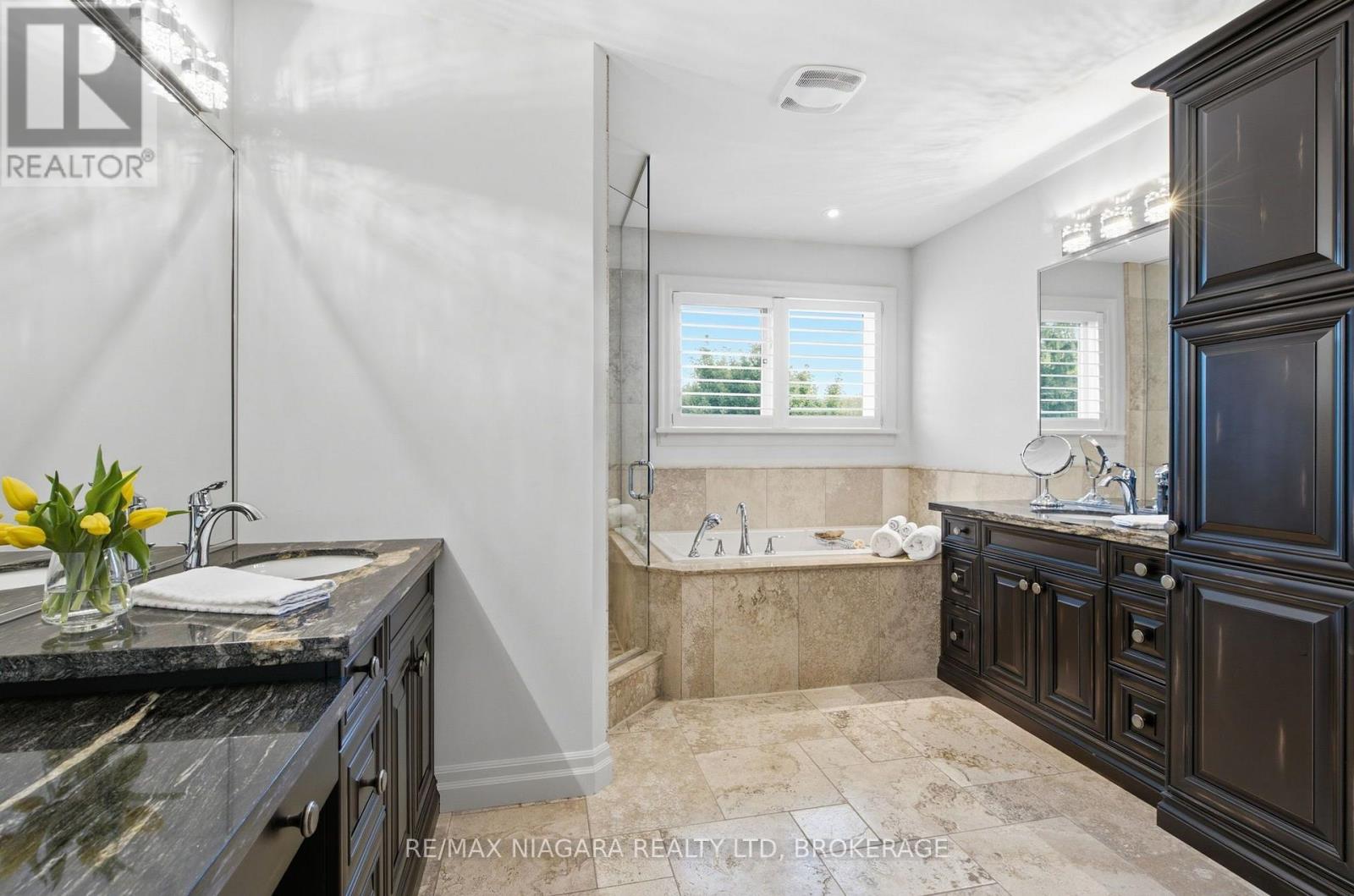 13 Royal Henley Boulevard — photo 19