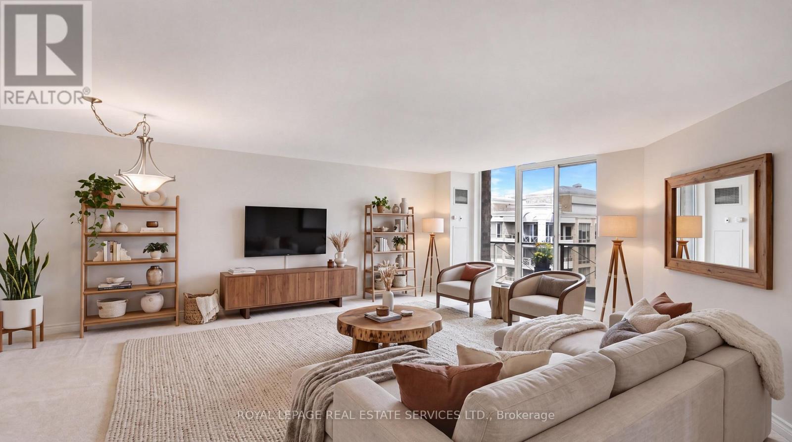 215 The Donway West — photo 8