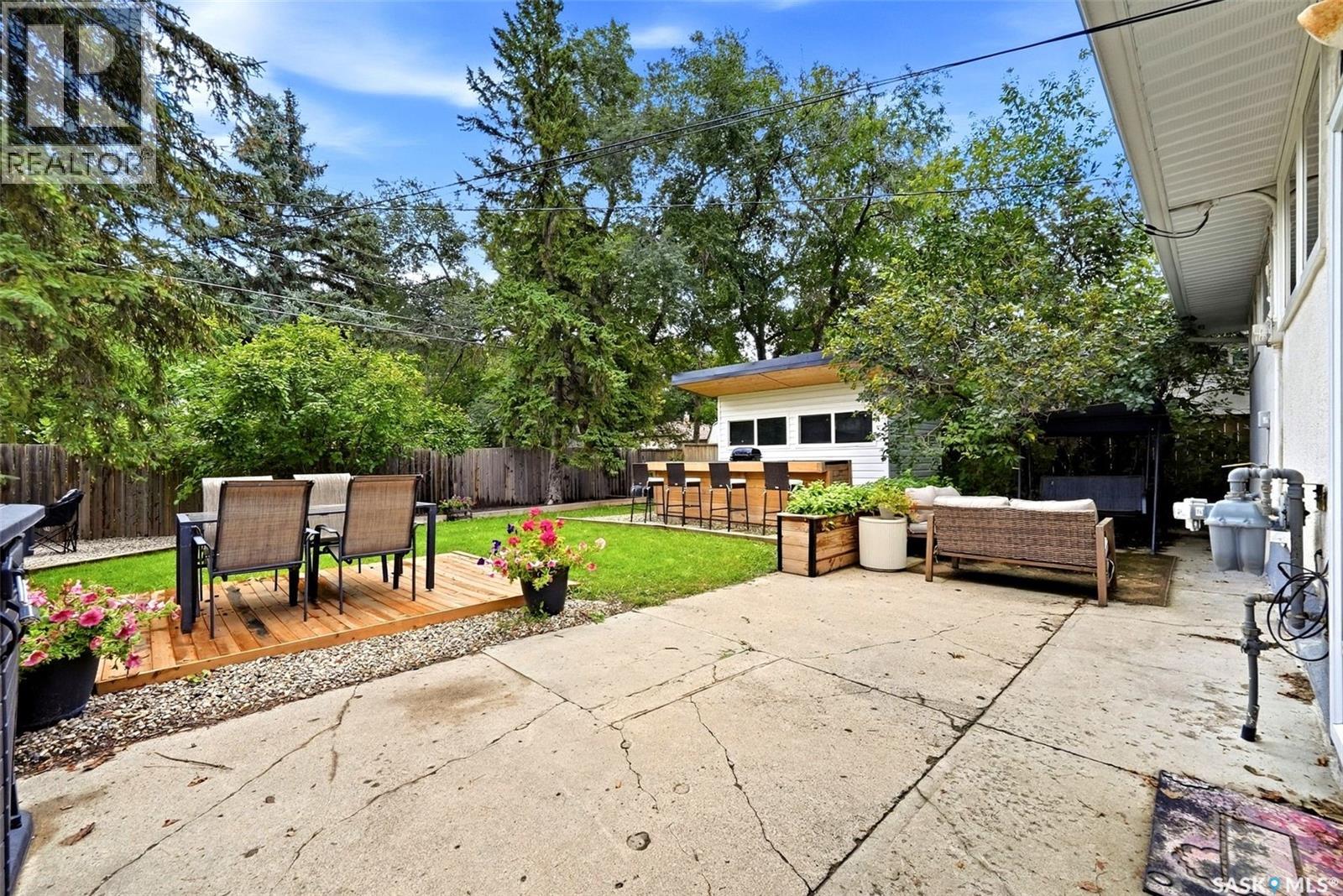 43 RICHARDSON CRESCENT - 36