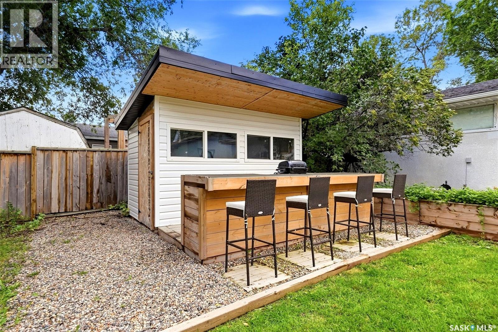 43 RICHARDSON CRESCENT - 39