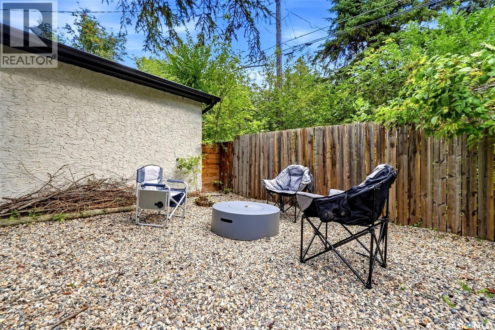 43 RICHARDSON CRESCENT - 44