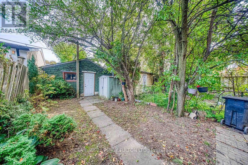441 Delaware Avenue — photo 32