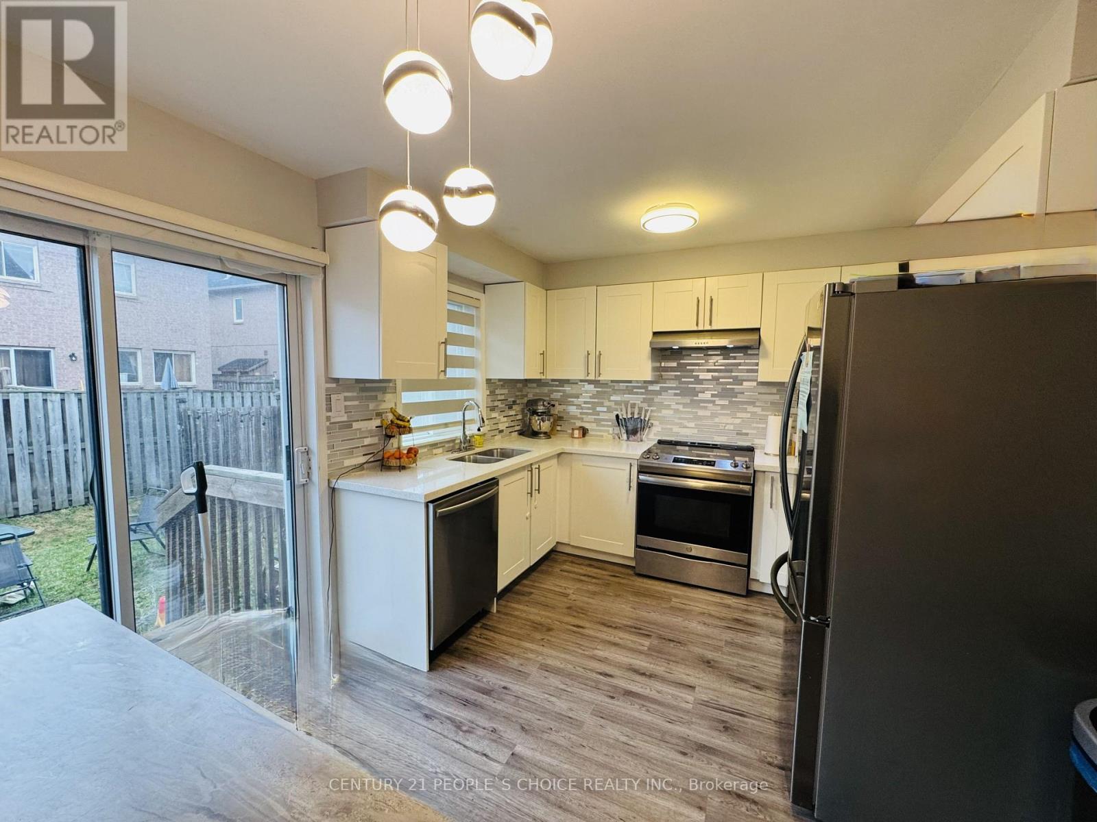110 Spadina Road — photo 8