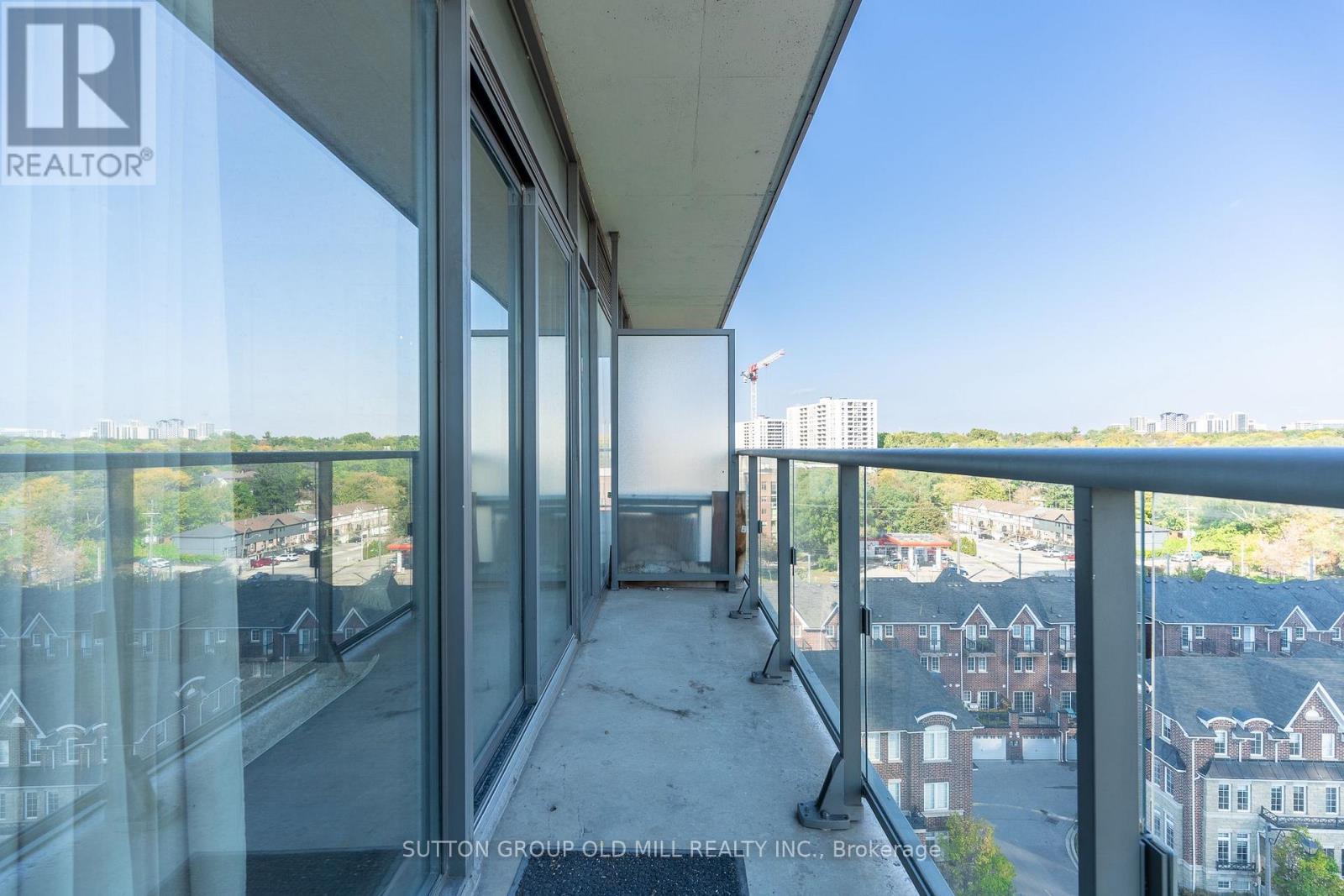 105 The Queensway — photo 28
