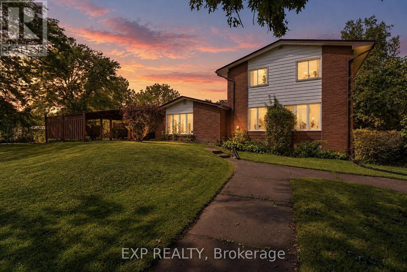 3546 Eton Crescent — photo 37