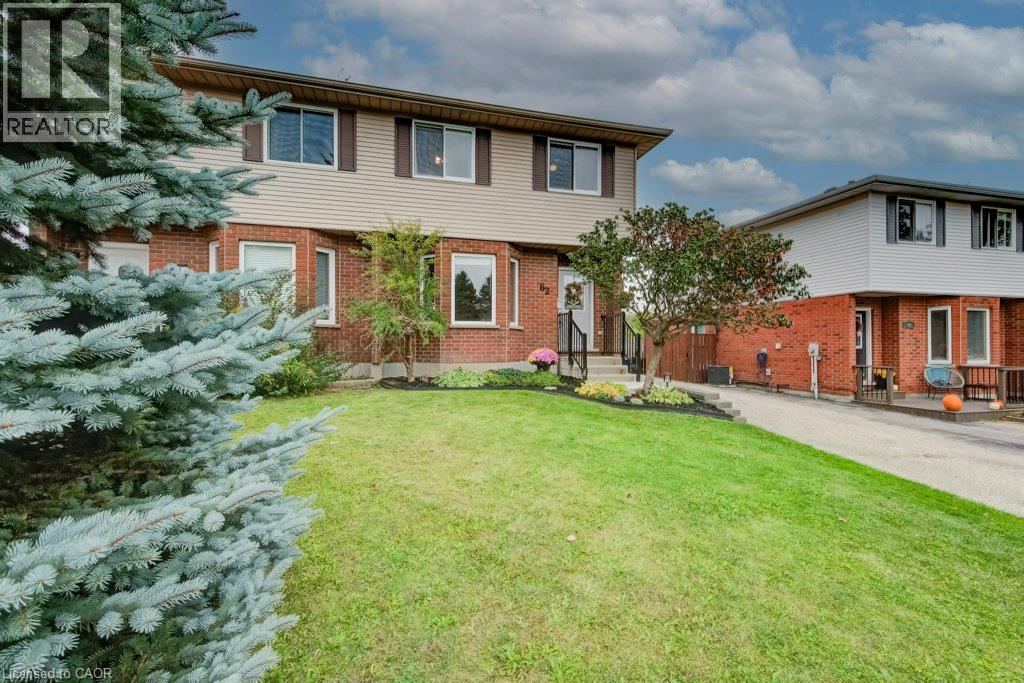 62 VILLAGE GREEN Way — photo 3